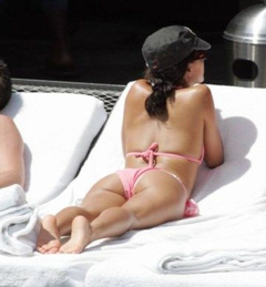 2. Eva Longoria – Sunbathing by the pool, 2005