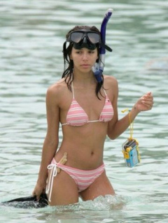 4. Eva Longoria – snorkeling in pink bikini, 2005