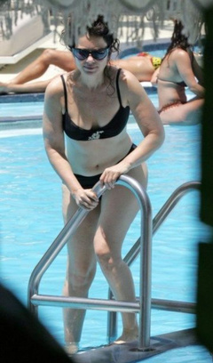3. Fran Drescher – black bikini, 2007