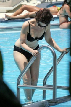 5. Fran Drescher – black bikini, 2007