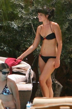 2. Gemma Arterton – bikini, 2009