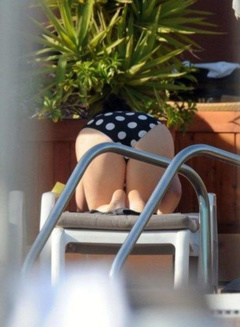 8. Gemma Arterton – bikini, 2009