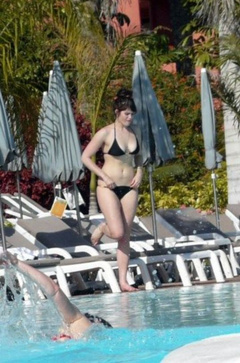 13. Gemma Arterton – bikini, 2009