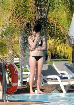 14. Gemma Arterton – bikini, 2009
