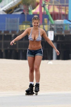 9. Gemma Atkinson – bikini, 2010