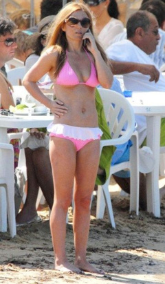 4. Geri Halliwell – pink bikini, 2007