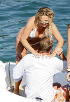 2. Geri Halliwell Sexy – white bikiki, 2009