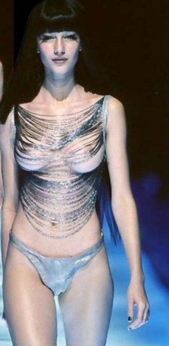 2. Gisele Bundchen – Topless on a Catwalk, 1999