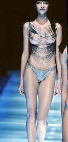 3. Gisele Bundchen – Topless on a Catwalk, 1999