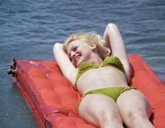 4. Goldie Hawn Naked – There's a Girl in My Soup, 1970