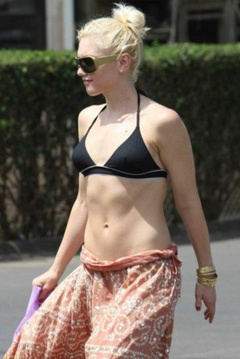 1. Gwen Stefani – black bikini, 2007