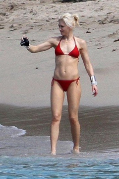 2. Gwen Stefani – red bikini, 2010