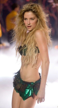 2. Haley Bennett Sexy – Music and Lyrics, 2007