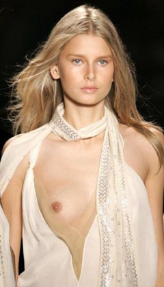 1. Hana Soukupova – catwalk oops, 2005