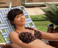 4. Hannah Simone Sexy – New Girl, 2012