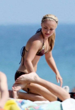 4. Hayden Panettiere – brown bikini, 2007