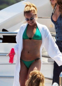 5. Hayden Panettiere – green bikini, 2009