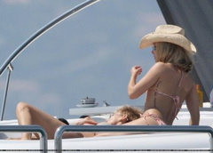 8. Hayden Panettiere – orange bikini, 2009