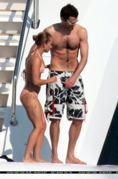 12. Hayden Panettiere – orange bikini, 2009