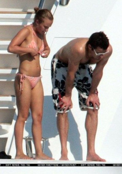 13. Hayden Panettiere – orange bikini, 2009