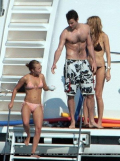 14. Hayden Panettiere – orange bikini, 2009