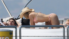 16. Hayden Panettiere – orange bikini, 2009