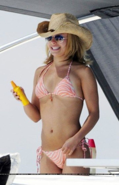 18. Hayden Panettiere – orange bikini, 2009