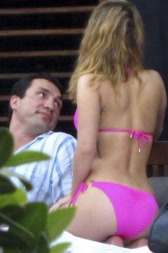1. Hayden Panettiere – pink bikini, 2010