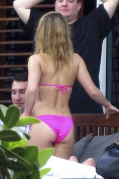 2. Hayden Panettiere – pink bikini, 2010