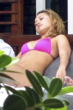 3. Hayden Panettiere – pink bikini, 2010
