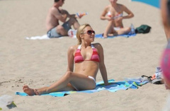 6. Hayden Panettiere – red bikini, 2007