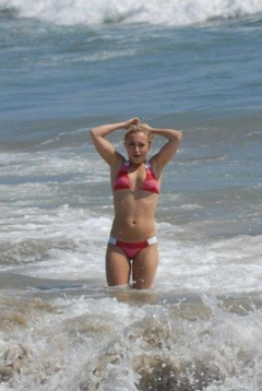 9. Hayden Panettiere – red bikini, 2007