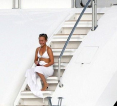 3. Hayden Panettiere Sexy – white bikiki, 2009