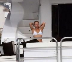 4. Hayden Panettiere Sexy – white bikiki, 2009