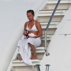 5. Hayden Panettiere Sexy – white bikiki, 2009