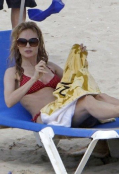 1. Heather Graham – bikini, 2009