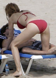 6. Heather Graham – bikini, 2009