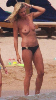 2. Heidi Klum – Topless on the Beach, 2011