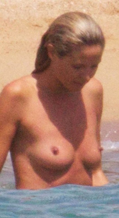 8. Heidi Klum – Topless on the Beach, 2011