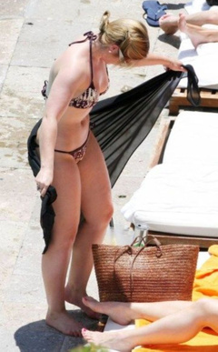 4. Heidi Range – bikini by the pool, 2008