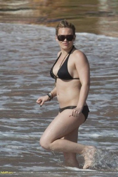 1. Hilary Duff – bikini, 2009