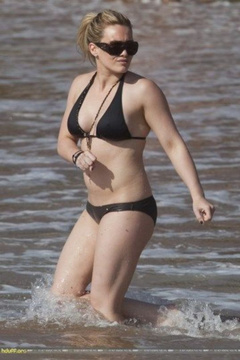 2. Hilary Duff – bikini, 2009