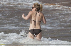 3. Hilary Duff – bikini, 2009