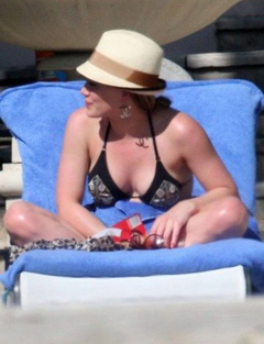 5. Hilary Duff – black bikini, 2009