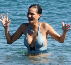 3. Ines Sastre – bikini, 2009