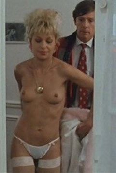 3. Isabelle Mergault Naked – Club de rencontres, 1987