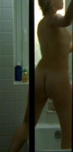 5. Isild Le Besco Naked – Les filles ne savent pas nager, 2000