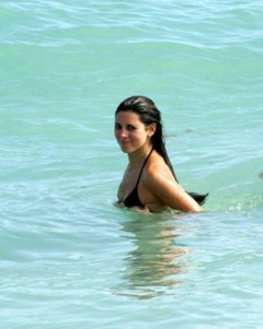 4. Jamie-Lynn Sigler – black bikini, 2006
