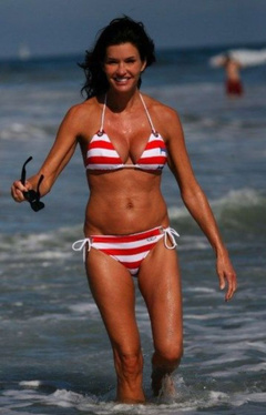 3. Janice Dickinson – bikini, 2008