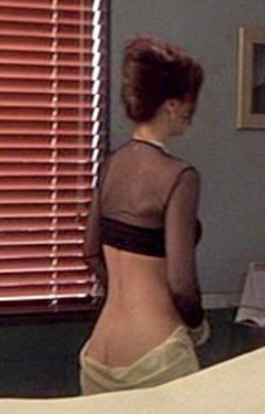2. Janine Turner Sexy – Dr. T and the Women, 2000